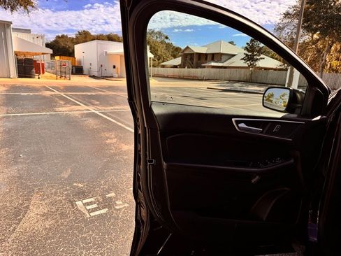 Used 2024 Ford Edge SEL image 33