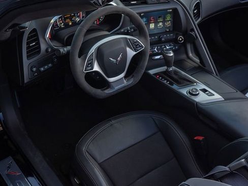 Used 2016 Chevrolet Corvette Z06 w/ 3LZ Preferred Equipment Group image 11