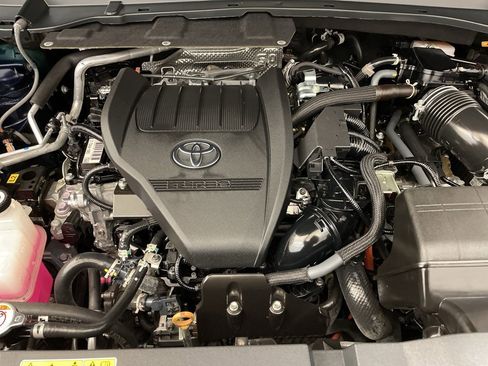 Used 2024 Toyota Grand Highlander AWD Hybrid image 32