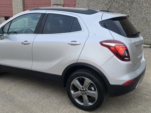 Used 2018 Buick Encore Preferred image 5