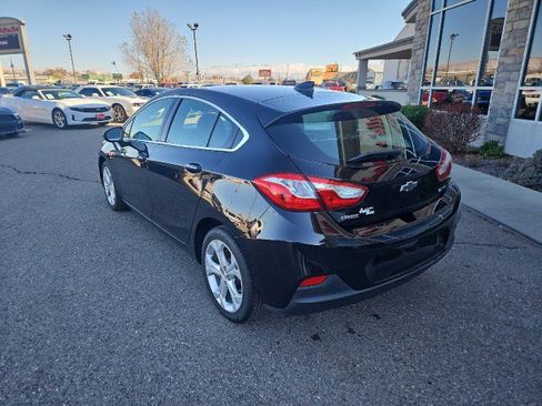 Used 2018 Chevrolet Cruze Premier image 3