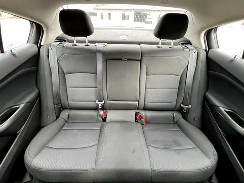 Used 2018 Chevrolet Cruze LT w/ Convenience Package image 27