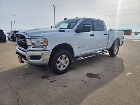 Used 2024 RAM 2500 Big Horn w/ Bed Utility Group image 4