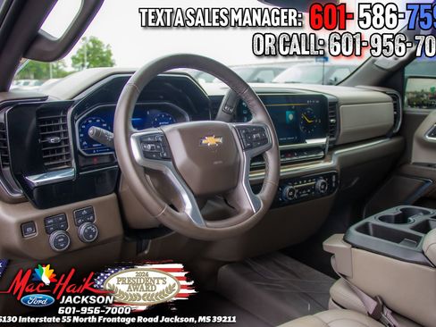 Used 2024 Chevrolet Silverado 1500 LT w/ Z71 Off-Road Package AWD/4WD image 6