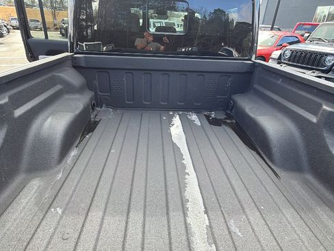 Used 2023 Jeep Gladiator Overland image 13