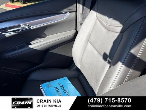Used 2024 Cadillac XT6 Luxury AWD/4WD image 15