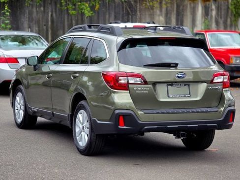 Used 2018 Subaru Outback 2.5i Premium AWD/4WD image 8