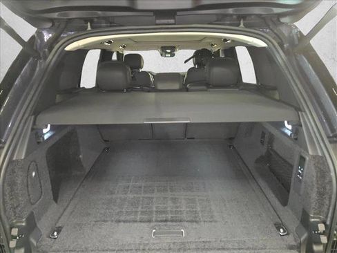 New 2026 Land Rover Range Rover SE image 12