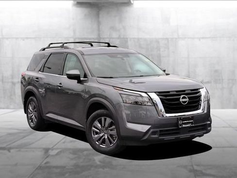 Certified 2025 Nissan Pathfinder SV w/ SV Premium Package FWD image 2