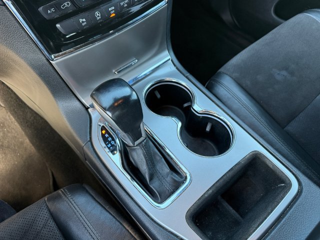Used 2022 Jeep Grand Cherokee Laredo X RWD image 19
