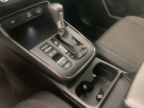 Used 2025 Honda CR-V LX image 9