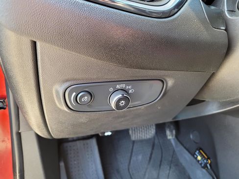 Used 2023 Chevrolet Equinox RS w/ RS Leather Package FWD image 27