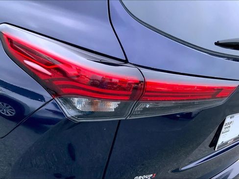 Used 2022 Toyota Highlander XSE FWD image 52