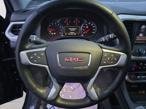 Used 2023 GMC Acadia SLT image 13