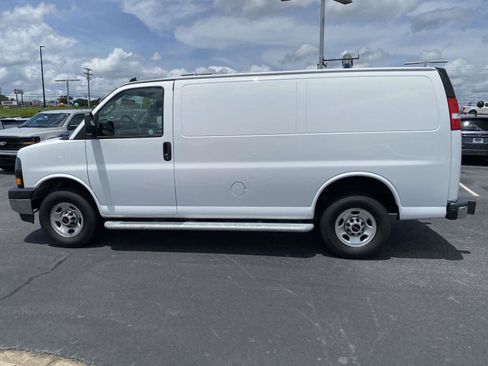 Used 2024 GMC Savana 2500 w/ Driver Convenience Package RWD image 4