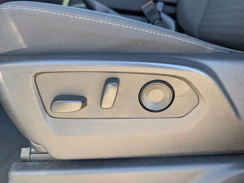 Used 2025 Chevrolet Silverado 1500 LT image 23