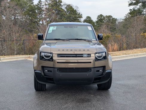 New 2026 Land Rover Defender 110 X-Dynamic SE image 2