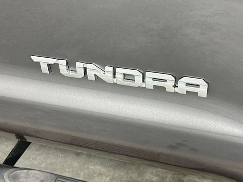 Used 2015 Toyota Tundra SR5 w/ SR5 Upgrade Package RWD image 37