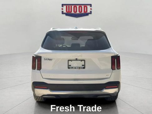 Used 2024 Kia Sorento S AWD/4WD image 5