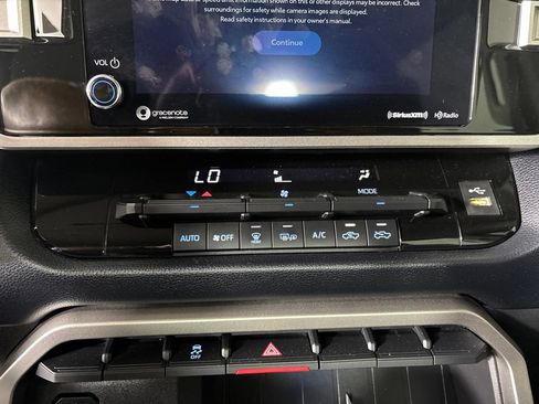 Used 2022 Toyota Tundra SR5 w/ SR5 Convenience Package AWD/4WD image 19