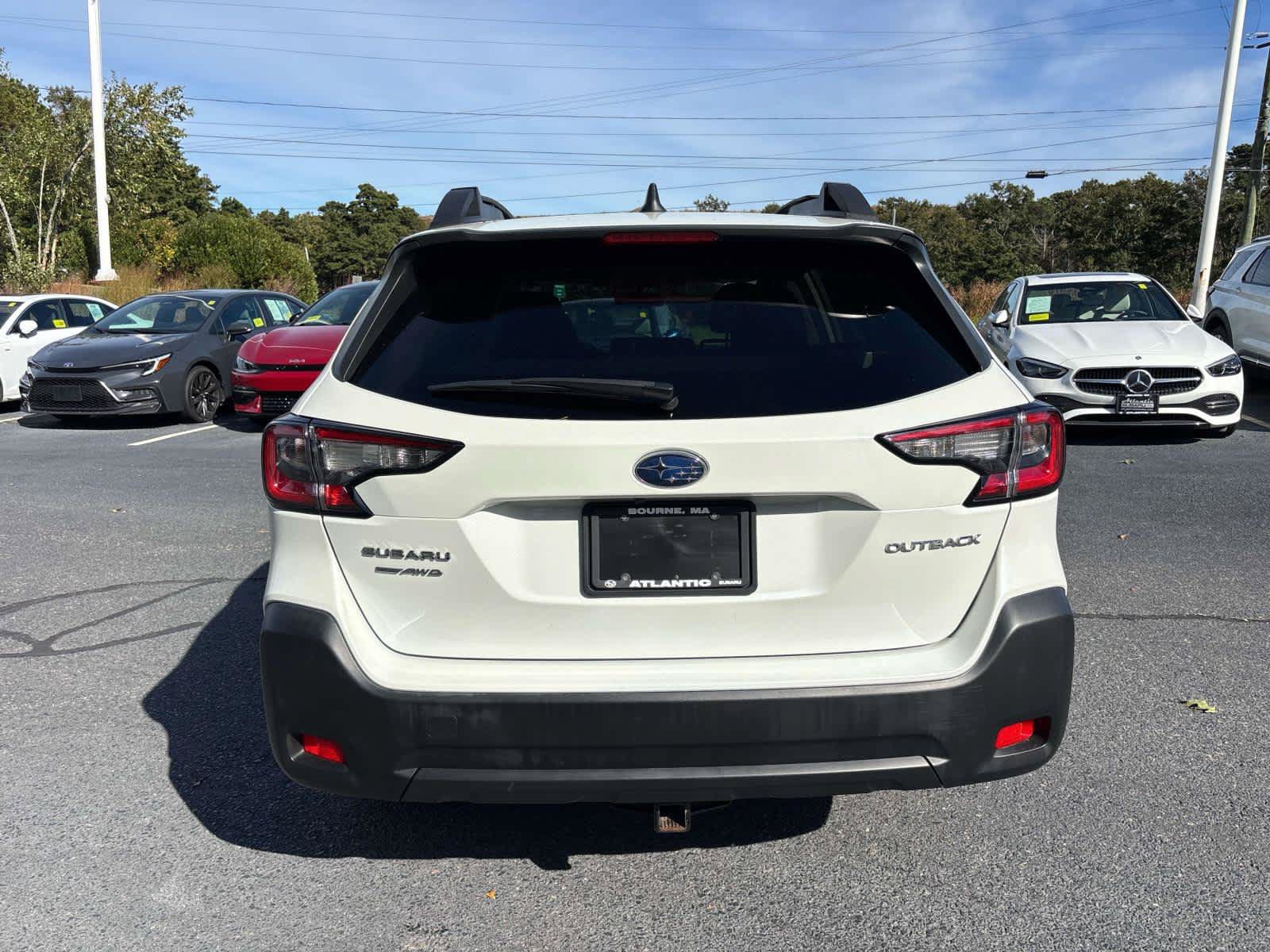 Used 2024 Subaru Outback Premium AWD/4WD image 4