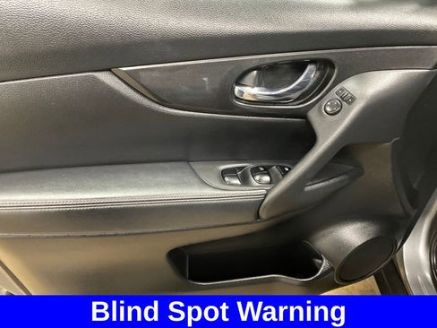 Used 2017 Nissan Rogue SV AWD/4WD image 8