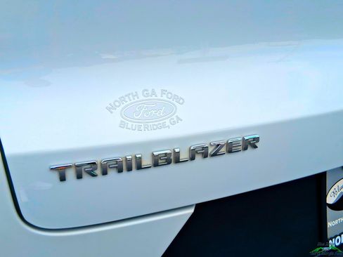Used 2025 Chevrolet TrailBlazer LS w/ LS Convenience Package FWD image 27