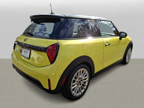 Certified 2025 MINI Cooper S image 5