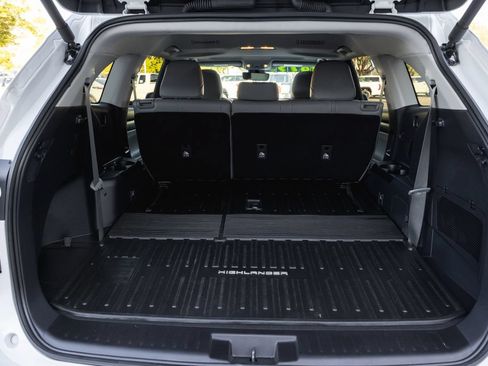 Certified 2026 Toyota Highlander XLE AWD/4WD image 8