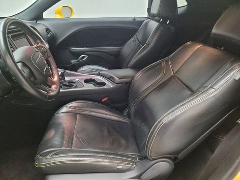Used 2018 Dodge Challenger SXT image 17