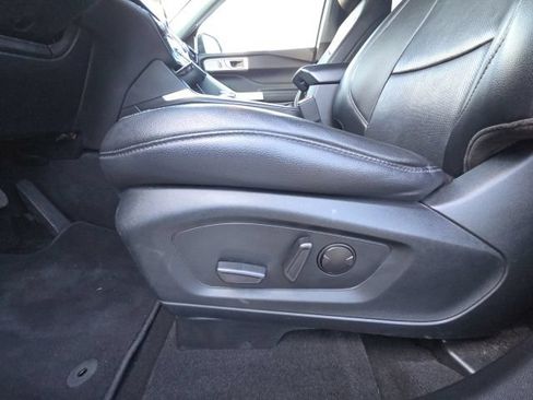 Used 2021 Ford Explorer Limited w/ Equipment Group 301A RWD image 25