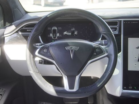 Used 2016 Tesla Model X 75D AWD/4WD image 13