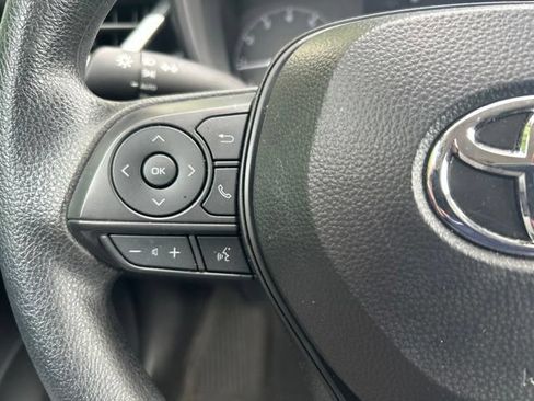Used 2025 Toyota Corolla LE FWD image 17