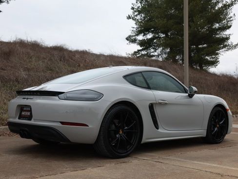 Used 2025 Porsche 718 Cayman image 16