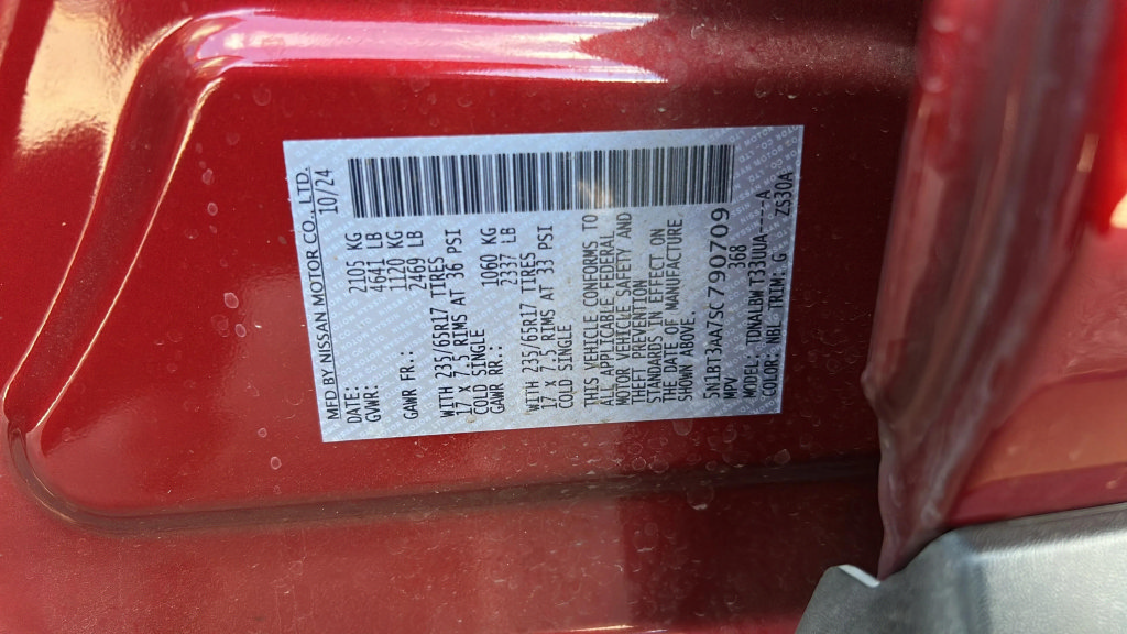 Used 2025 Nissan Rogue S FWD image 9