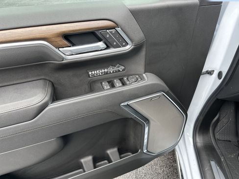 New 2026 Chevrolet Silverado 1500 High Country AWD/4WD image 9