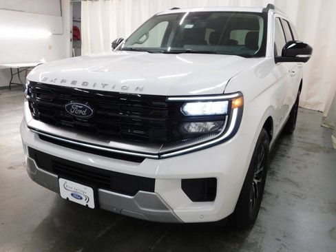 New 2025 Ford Expedition Platinum image 7