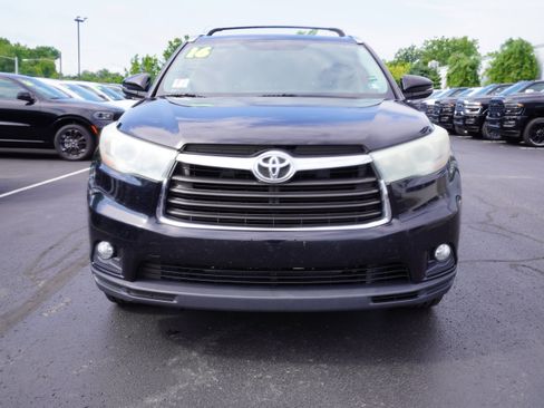 Used 2016 Toyota Highlander XLE AWD/4WD image 12