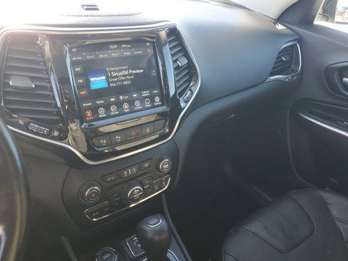 Used 2021 Jeep Cherokee Limited image 22