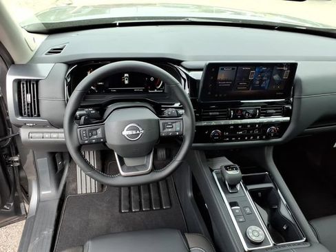 New 2026 Nissan Pathfinder SL AWD/4WD image 9