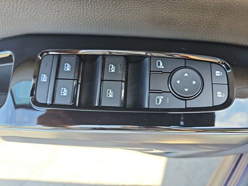 Used 2023 Nissan Pathfinder SL w/ SL Premium Package AWD/4WD image 31