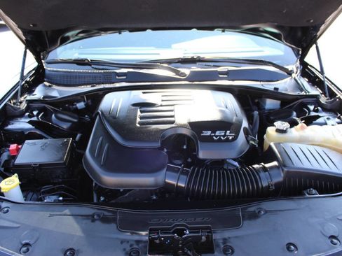 Used 2022 Dodge Charger SXT w/ Blacktop Package image 8