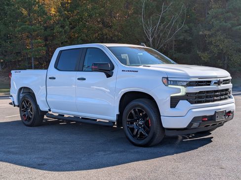 Used 2022 Chevrolet Silverado 1500 RST w/ Redline Edition AWD/4WD image 11