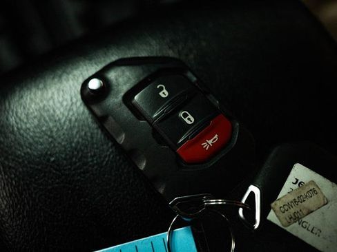 Used 2023 Jeep Wrangler Unlimited Sahara image 20