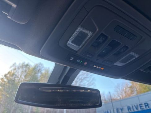 Used 2023 GMC Sierra 2500 SLT w/ SLT Convenience Package image 43