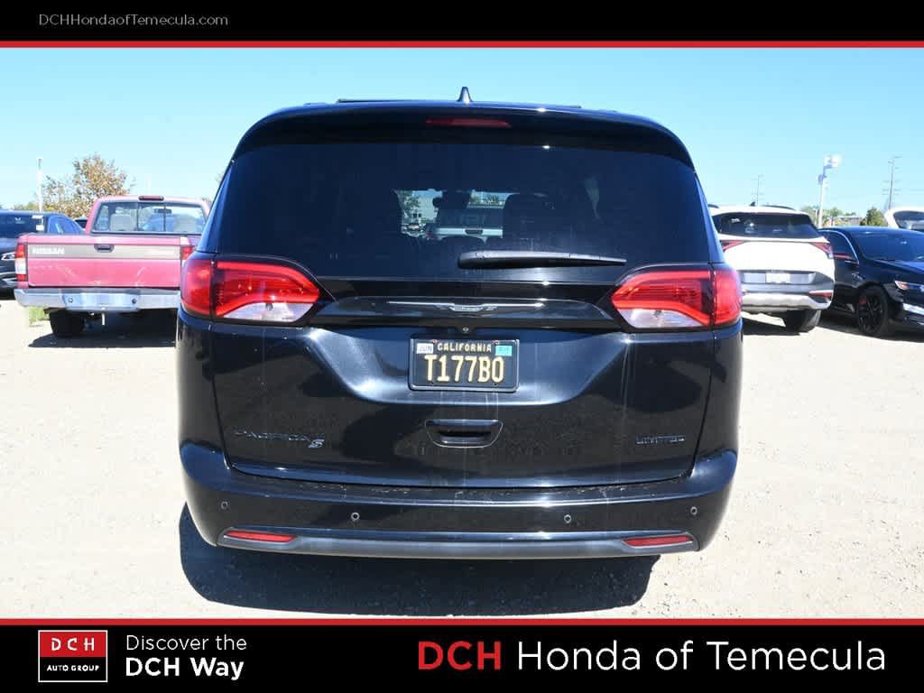 Used 2019 Chrysler Pacifica Limited w/ Advanced Safetytec Group FWD image 6