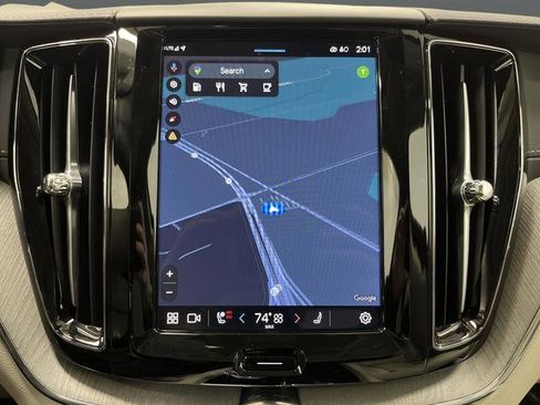 Used 2025 Volvo XC60 B5 Ultra w/ Protection Package Premier image 10