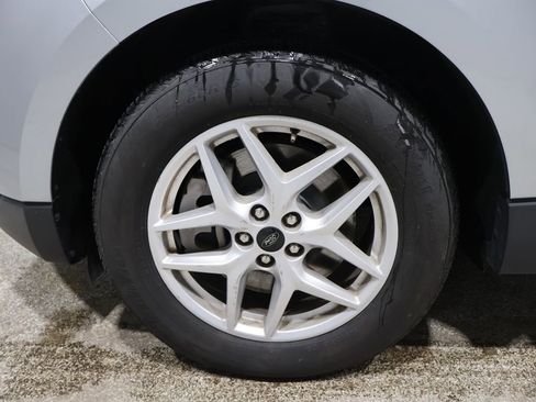 Used 2024 Ford Edge SEL image 7