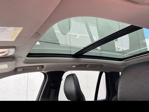 Certified 2023 Volvo XC90 B6 Plus w/ Protection Package Premier AWD/4WD image 18