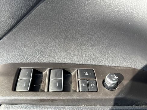 Used 2023 Toyota Camry XSE FWD image 7